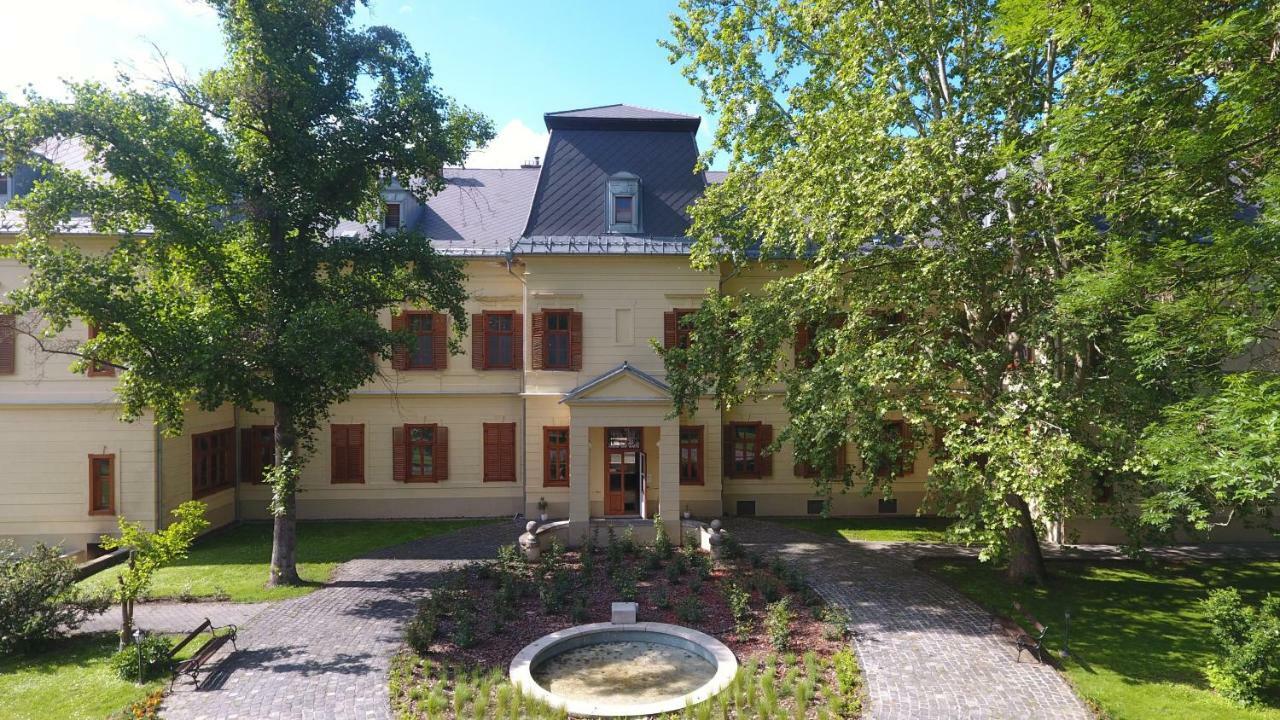 Fonix Wellness Resort Csitár Dış mekan fotoğraf
